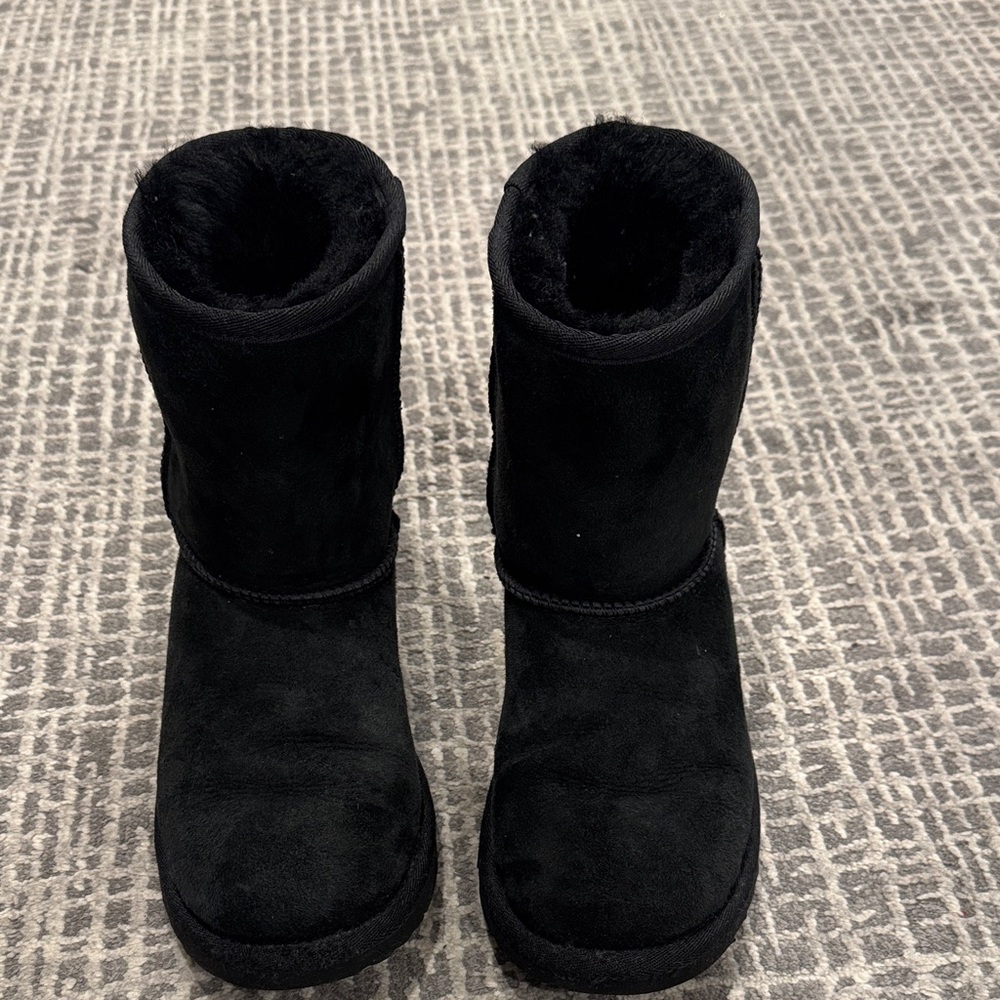 Black Ugg big kid boots size 4